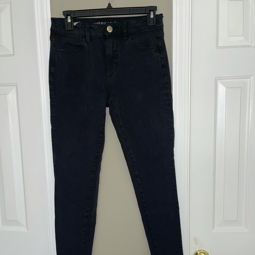 AMERICAN EAGLE US SIZE 4 SHORT DENIM JEGGINGS GRAY